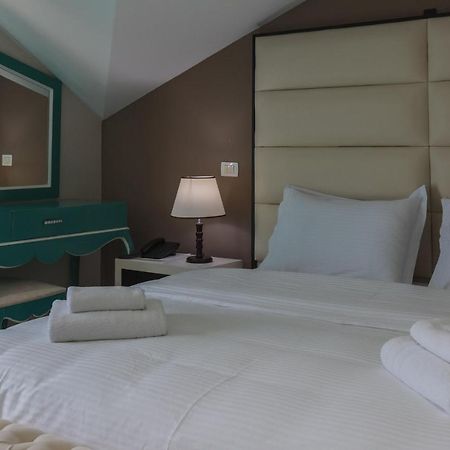 "L'Art De Vivre" Resort Korça Exteriör bild