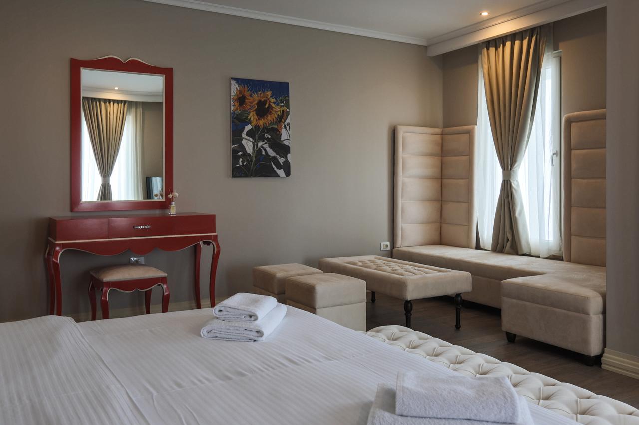 "L'Art De Vivre" Resort Korça Exteriör bild