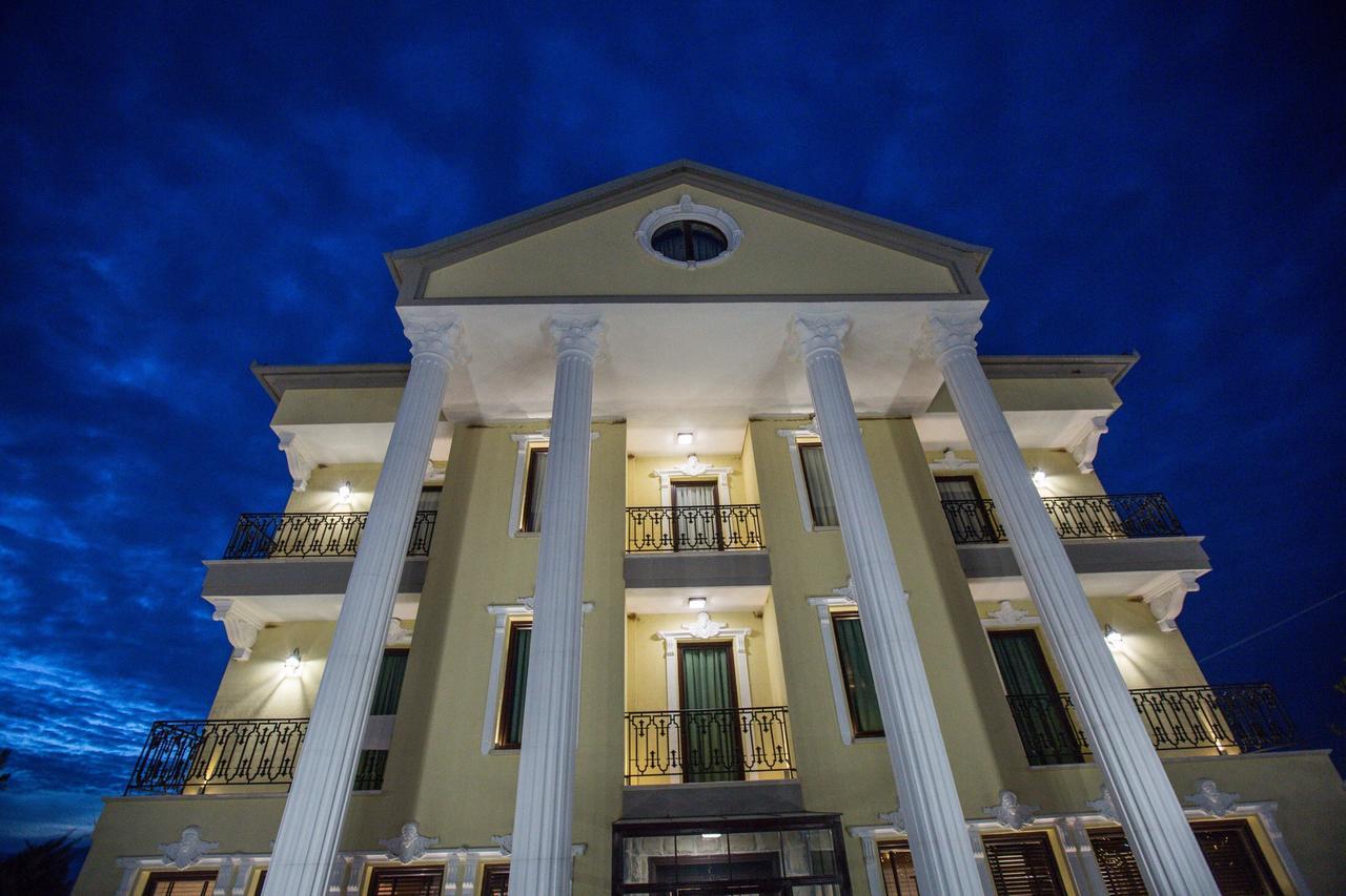 "L'Art De Vivre" Resort Korça Exteriör bild
