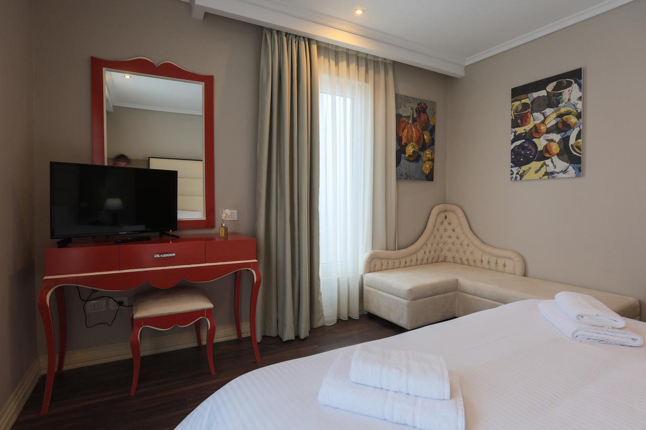 "L'Art De Vivre" Resort Korça Exteriör bild