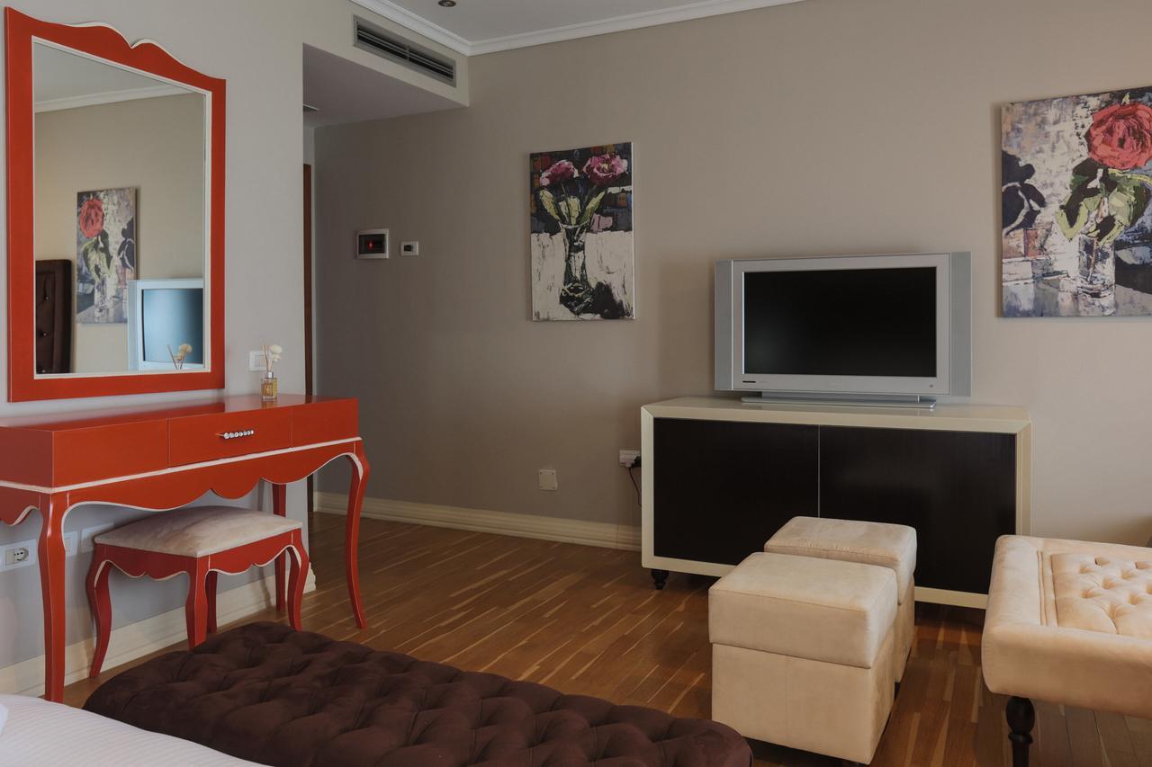 "L'Art De Vivre" Resort Korça Exteriör bild