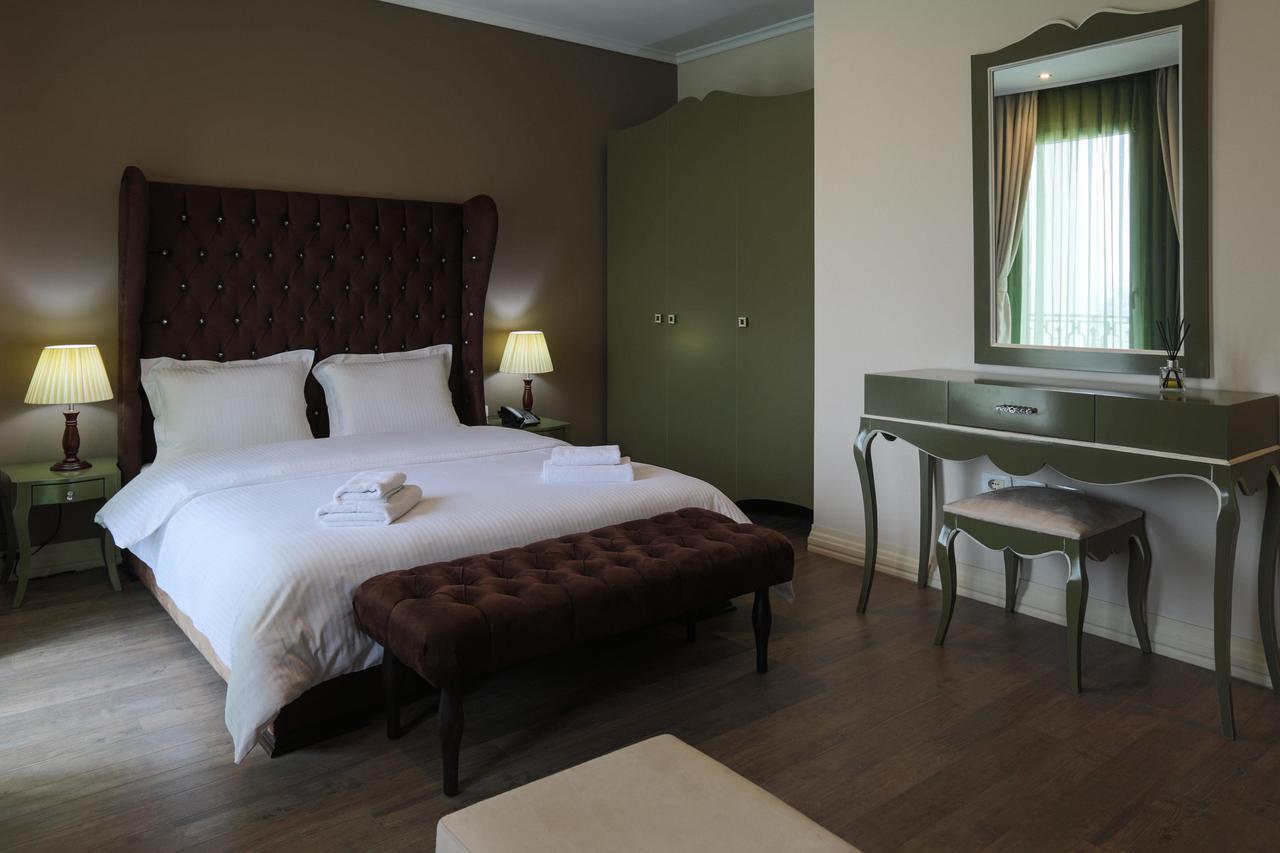 "L'Art De Vivre" Resort Korça Exteriör bild
