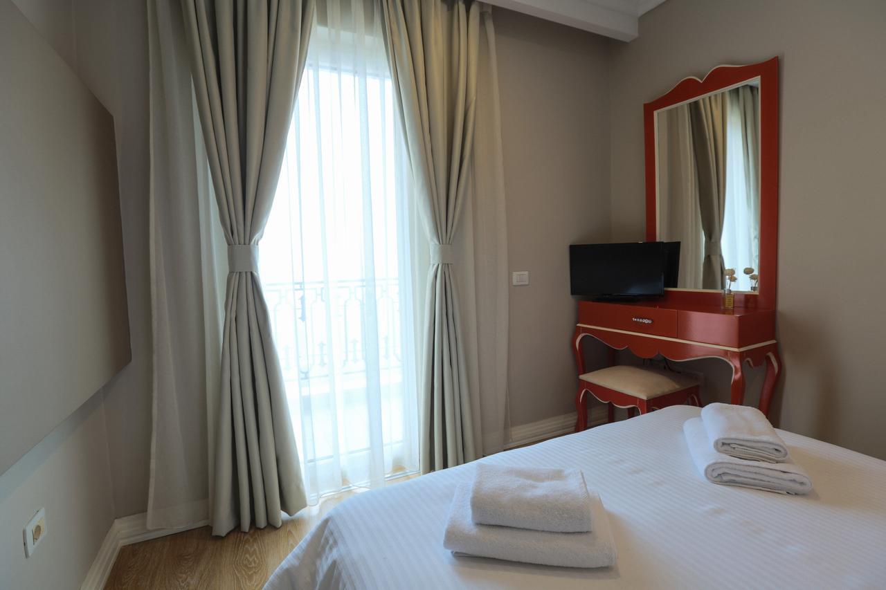"L'Art De Vivre" Resort Korça Exteriör bild