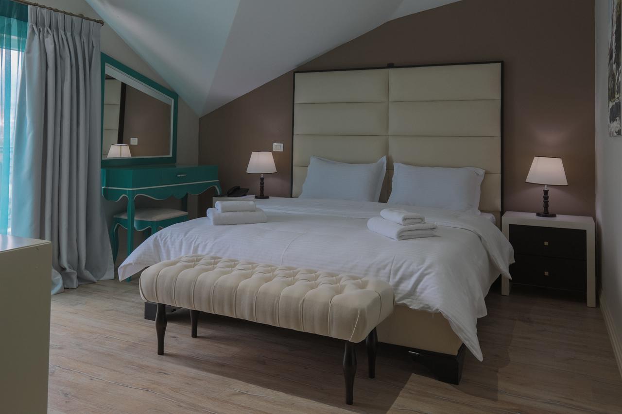 "L'Art De Vivre" Resort Korça Exteriör bild