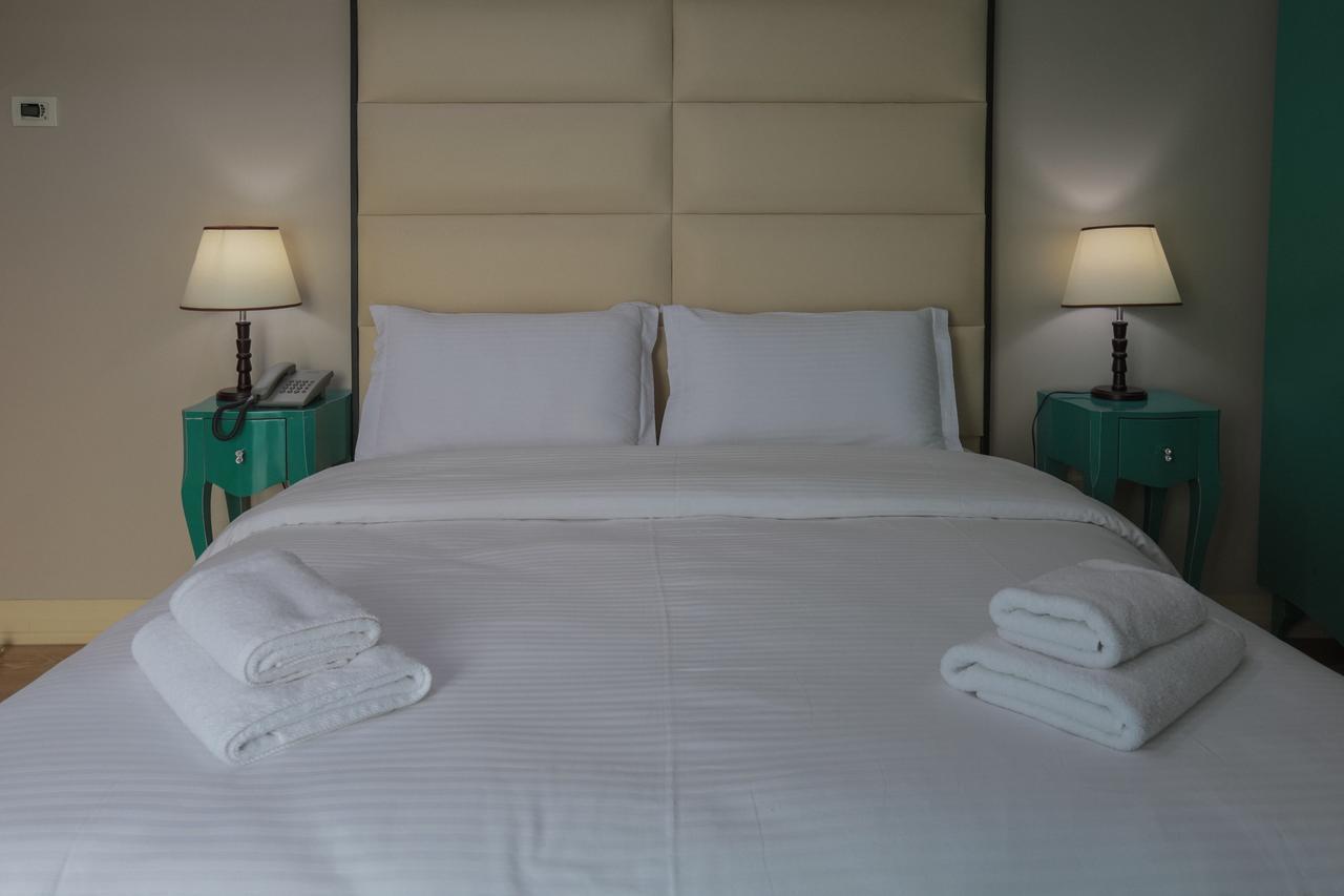 "L'Art De Vivre" Resort Korça Exteriör bild