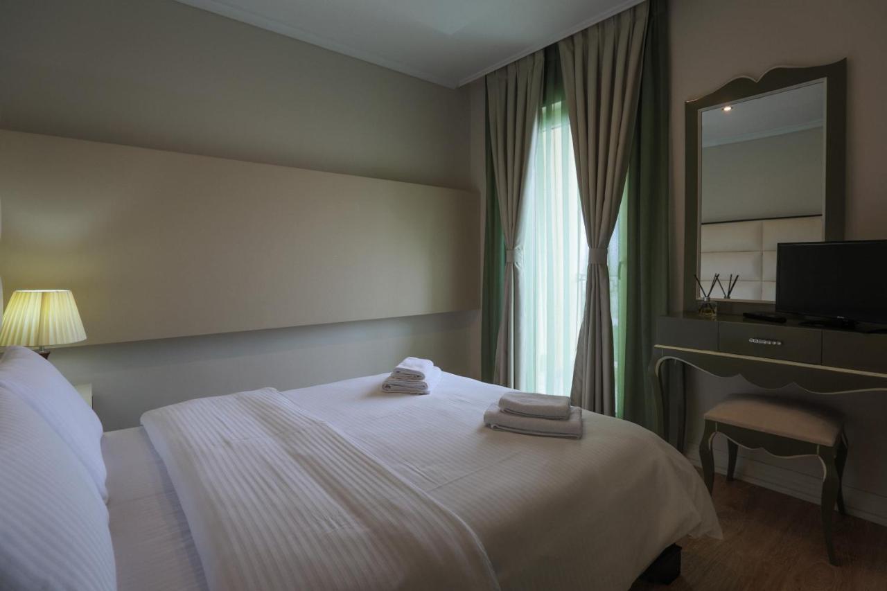 "L'Art De Vivre" Resort Korça Exteriör bild